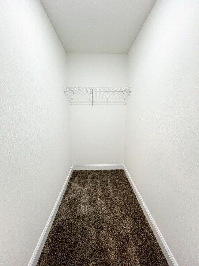 Building Photo - Move-In Specials Available! Beautiful Sing...