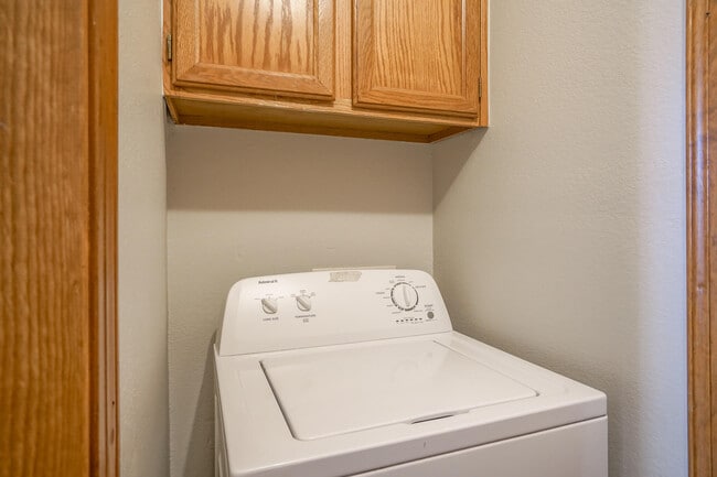 Building Photo - 5609 Wingate Ave NW