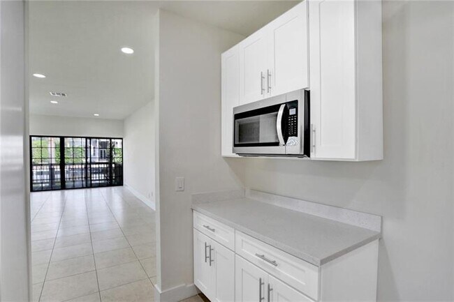 Building Photo - 4300 S Ocean Blvd