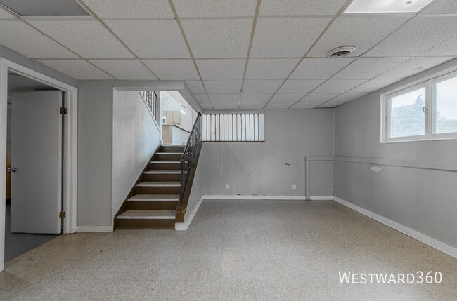 Building Photo - 2221 Belmont Ave