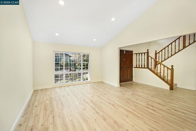 Building Photo - 1181 Sunlight Cir
