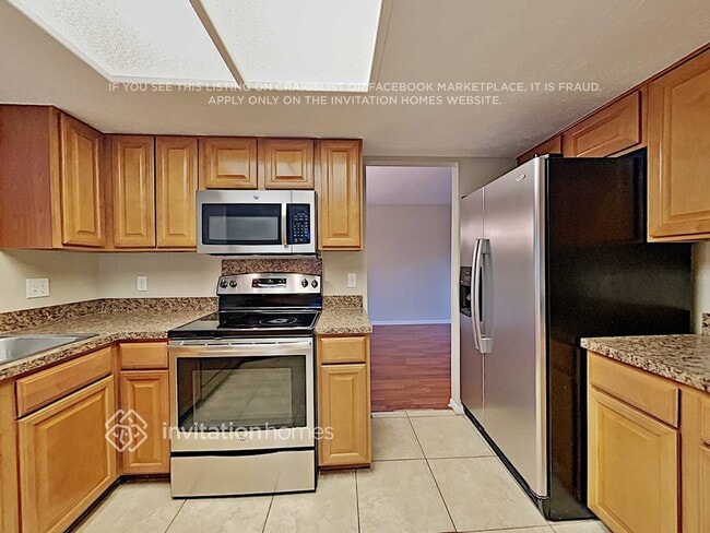 Building Photo - 13907 Hayward Pl