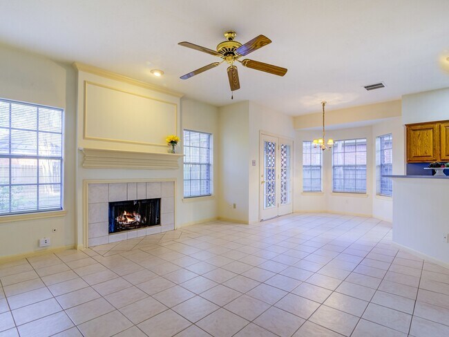Building Photo - 14406 Fair Knoll Way