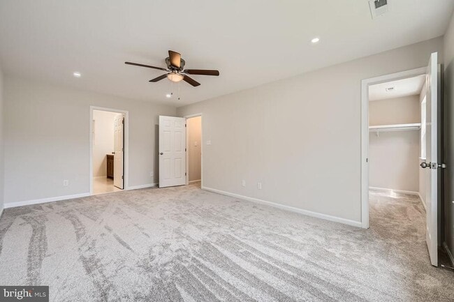 Building Photo - 701 Rosefield Ct