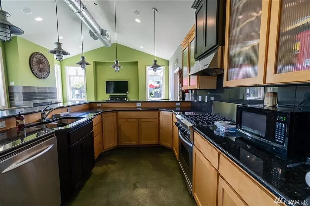 Building Photo - 13203 97th Ave E