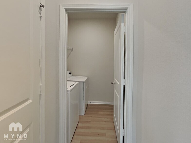 Building Photo - 15635 Plum Brk Dr