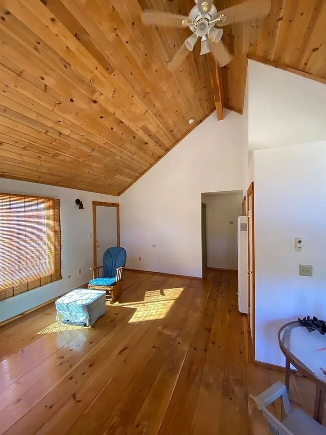 Building Photo - Move-In Ready 2-Bedroom Cabin-Style Home with Deck, Knotty Pine & HOA Included in Pine Mountain Club