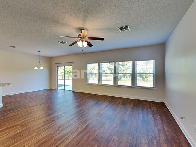 Building Photo - 32 Atlanta Dr