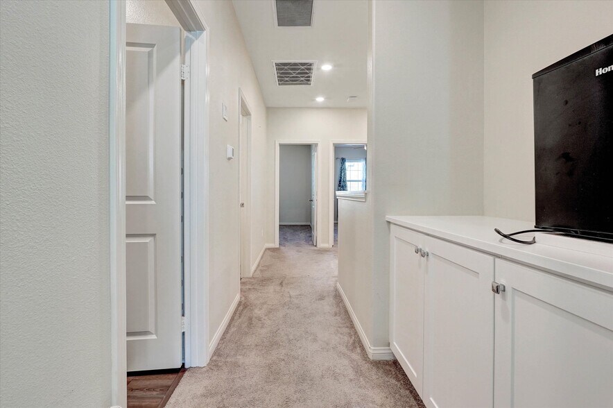 Building Photo - 26417 Choral Ln