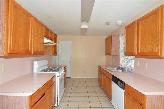 Building Photo - 11514 Sagecreek Dr