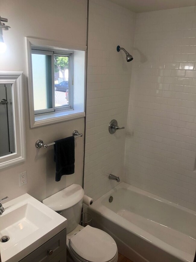 Building Photo - Beautiful Remodeled 3bd 2ba House in Wiseburn district