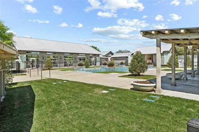 Building Photo - 320 Parkside Dr