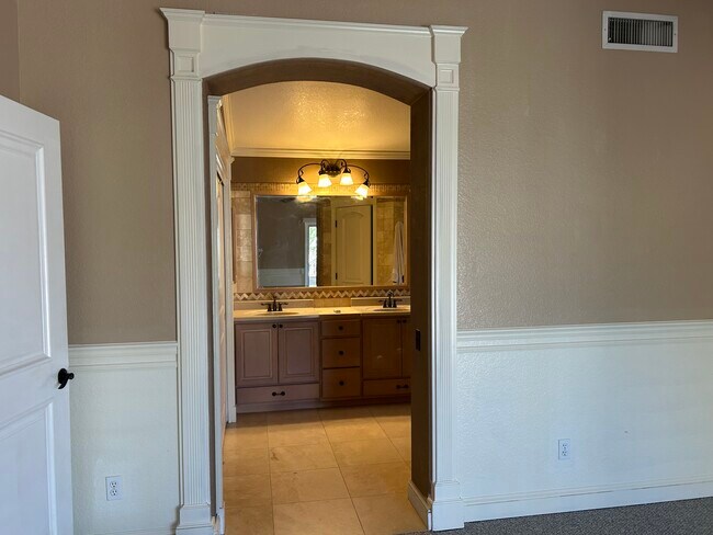 Building Photo - 2652 N Sericin Cir