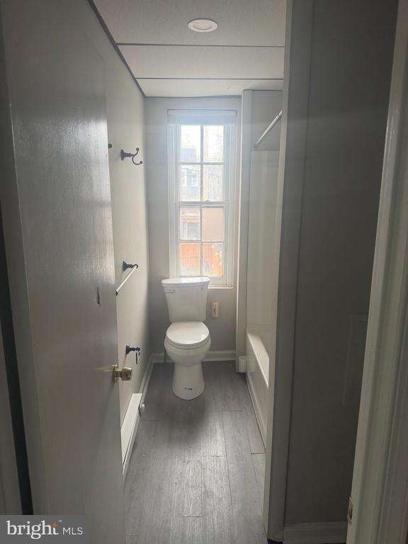 Building Photo - 641 Astor St