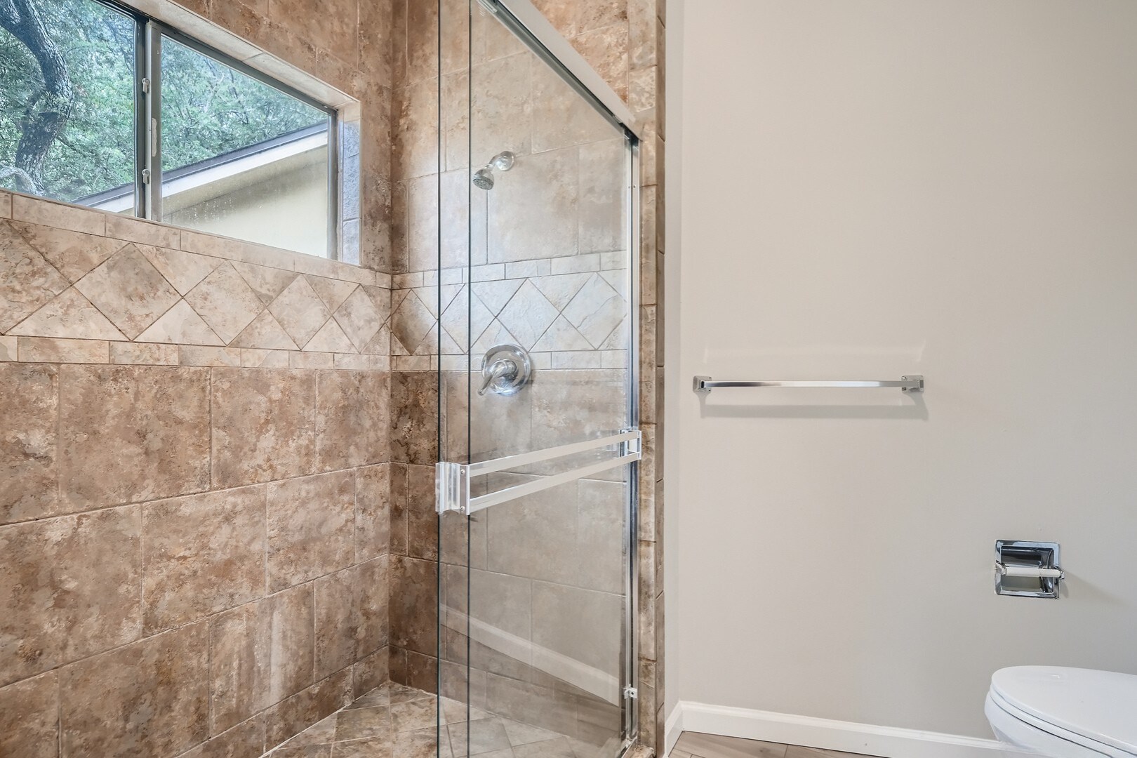 Building Photo - 8642 Fredericksburg Rd