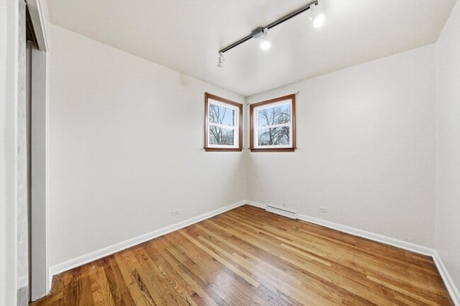 Building Photo - 4605 S Laramie Ave