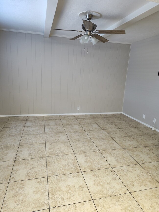 Building Photo - 409 Lakebend Pl
