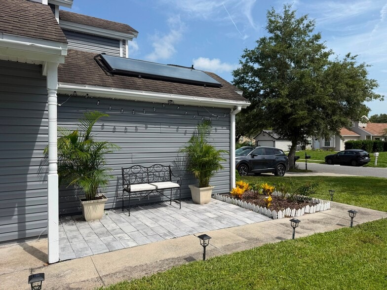 Building Photo - 9924 Surrey Ridge Rd