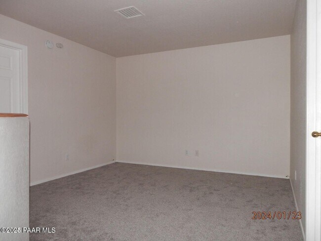 Building Photo - 7007 E Lantern Lane East
