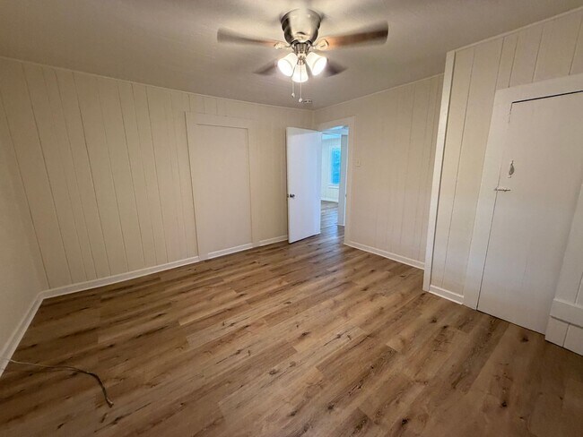 Building Photo - Renovated 1/1 House in East Rome- $995