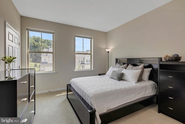 Building Photo - 250 Kestrel Ct