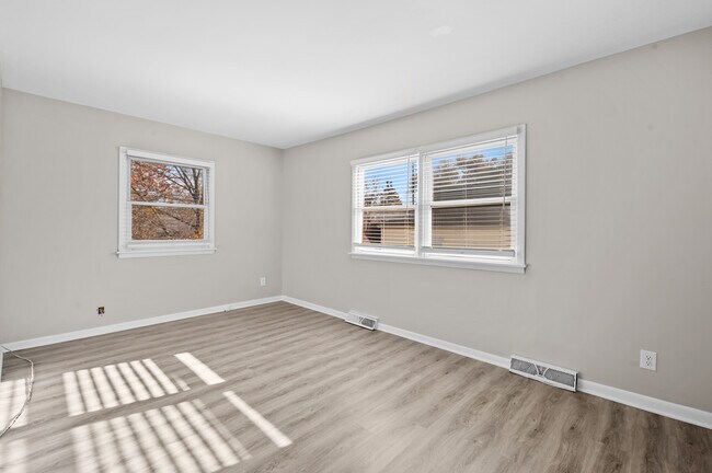 Building Photo - 1236 Underwood Ave SE