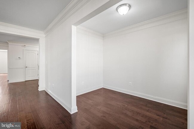 Building Photo - 22926 Spicebush Dr