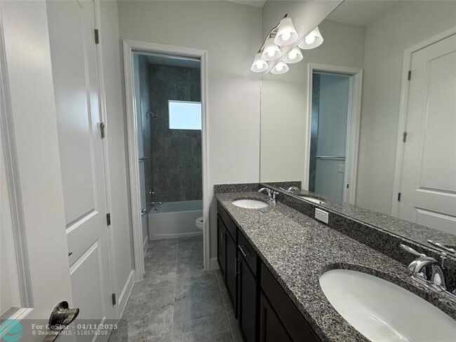 Building Photo - 13933 Prickly Cone Cove