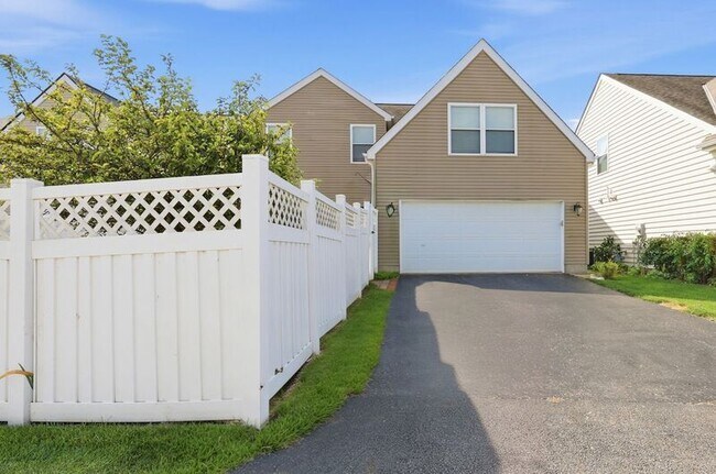 Building Photo - 5940 Meehan Rd