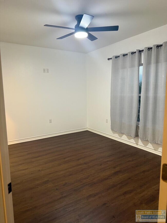 Building Photo - 1420 Codorniz Dr