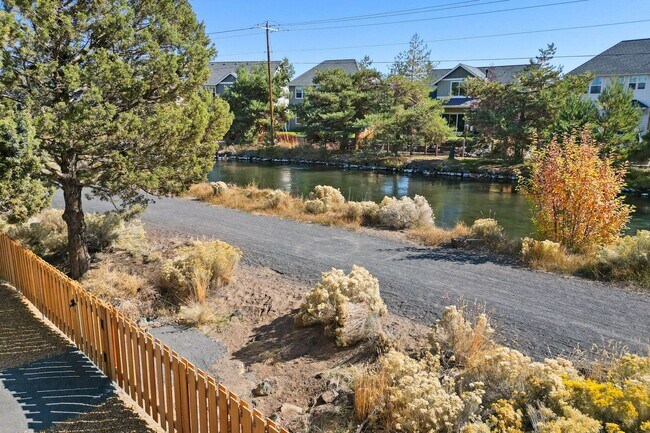 Building Photo - Edgewater Apartments: Tranquil Canal-Side ...