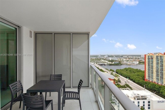 Building Photo - 300 Sunny Isles Blvd