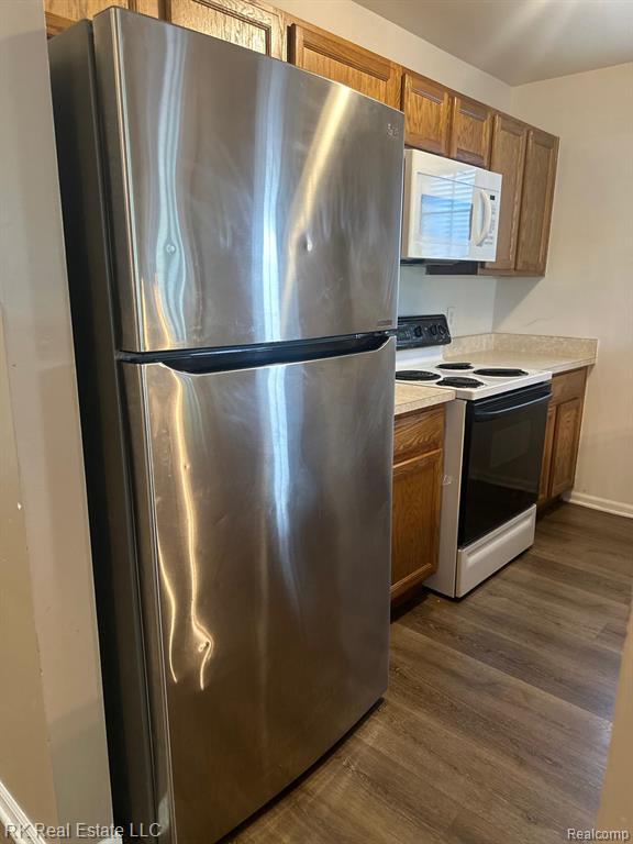 Building Photo - 3581 Reeves Dr