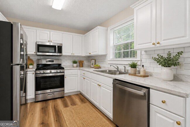 Building Photo - 116 Summer Leigh Dr