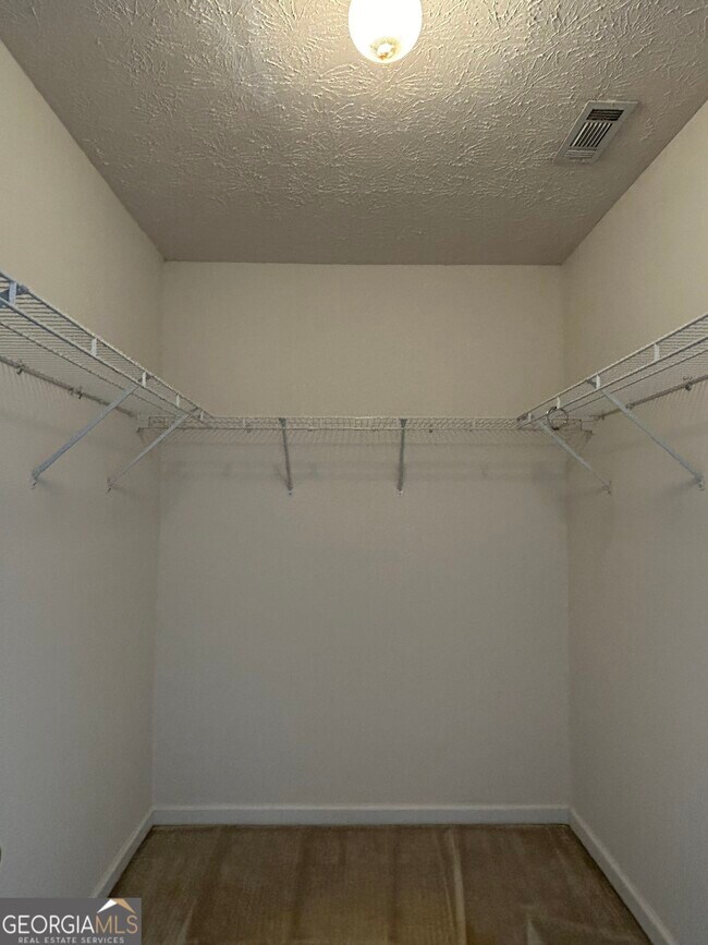 Building Photo - 20 Shenandoah Dr