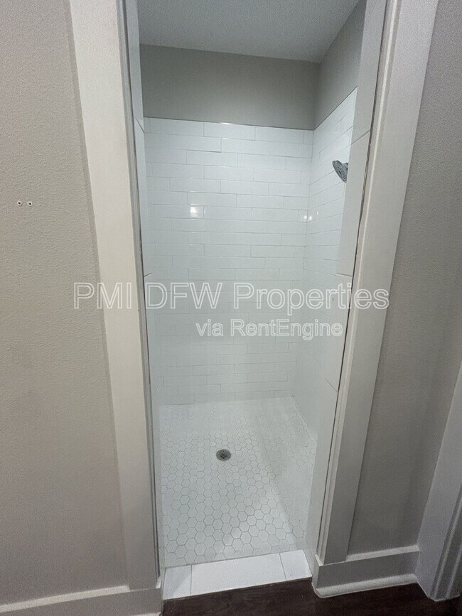 Building Photo - 212 Stone Cir