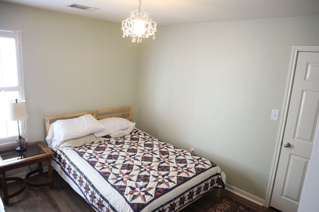 Building Photo - 4 Bed 2.5 Home in San Marcos, TX