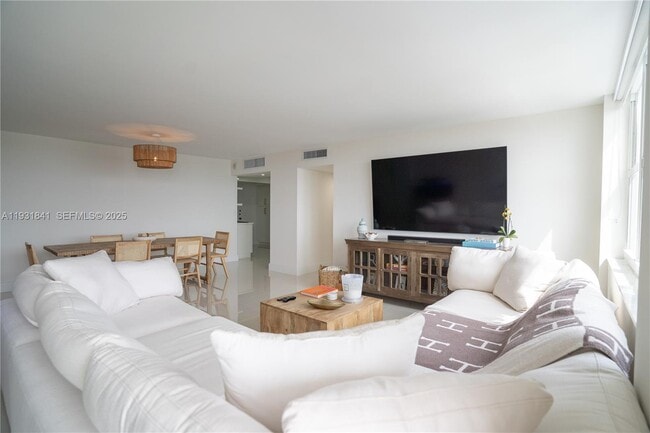 Building Photo - 2150 Sans Souci Blvd