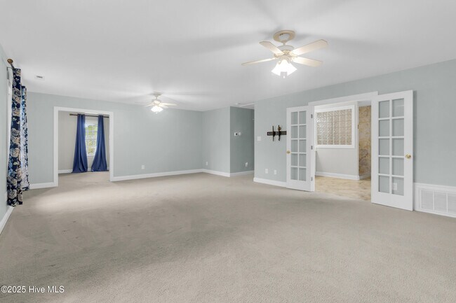 Building Photo - 1609 Lucerne Way