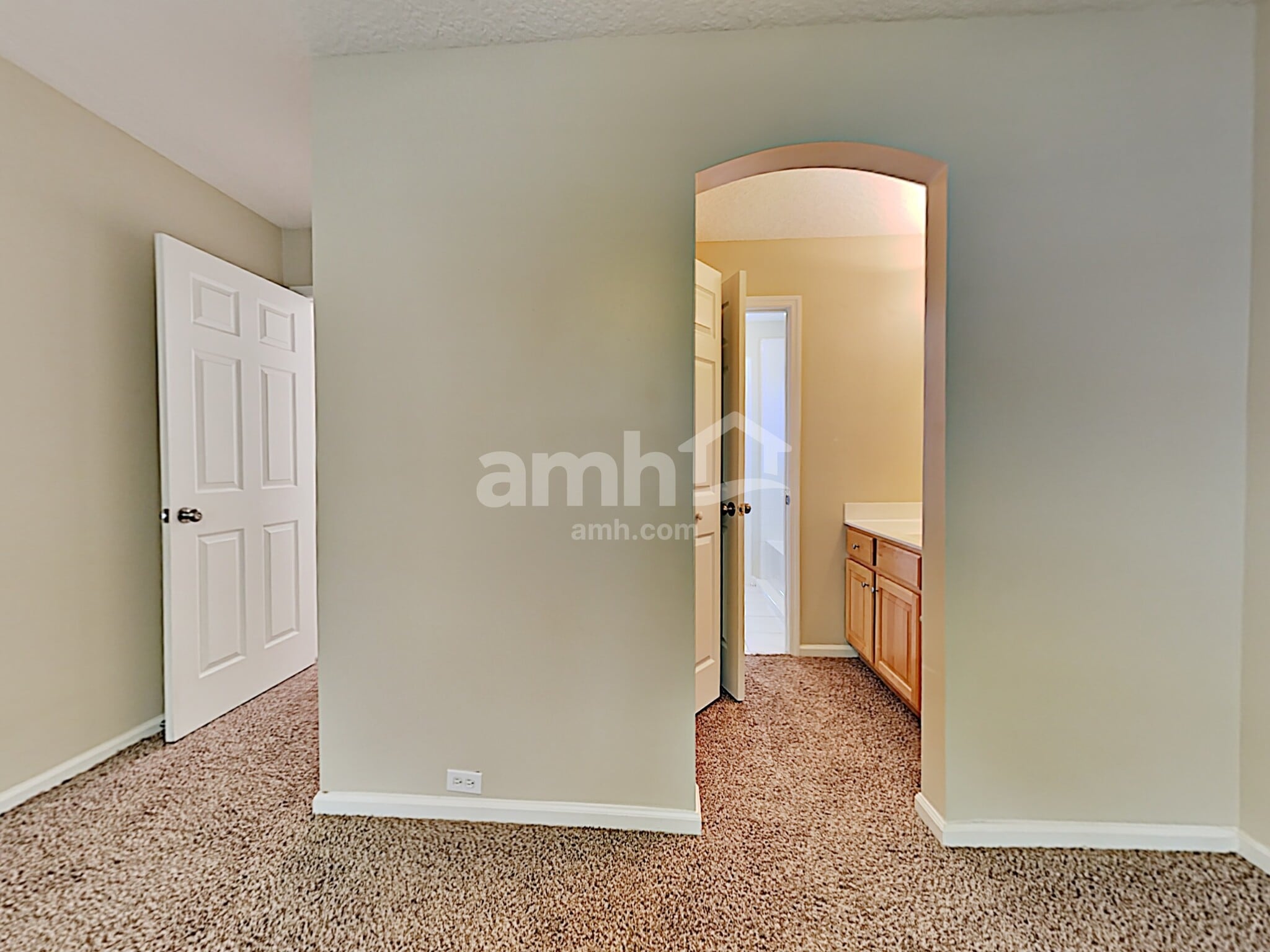 Building Photo - 240 Sweetbrier Branch Ln