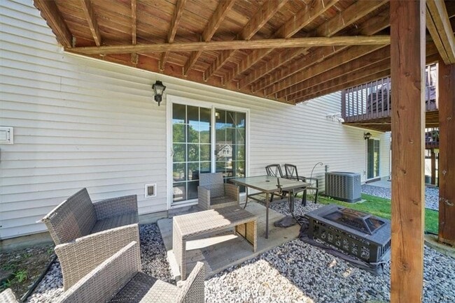 Building Photo - 10 Silas Seaman St