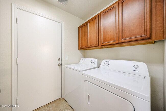 Building Photo - 12848 W Desert Mirage Dr