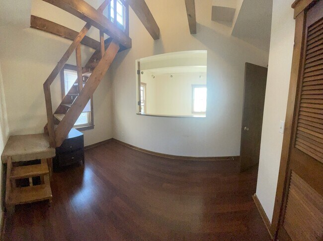 Building Photo - 1823 W 29th Pl