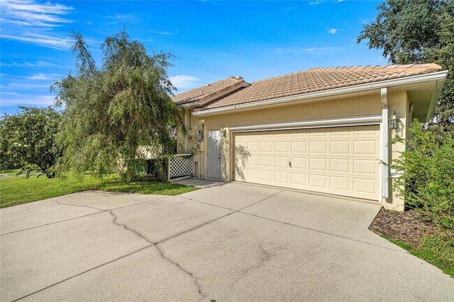 Building Photo - 482 W Fenway Dr