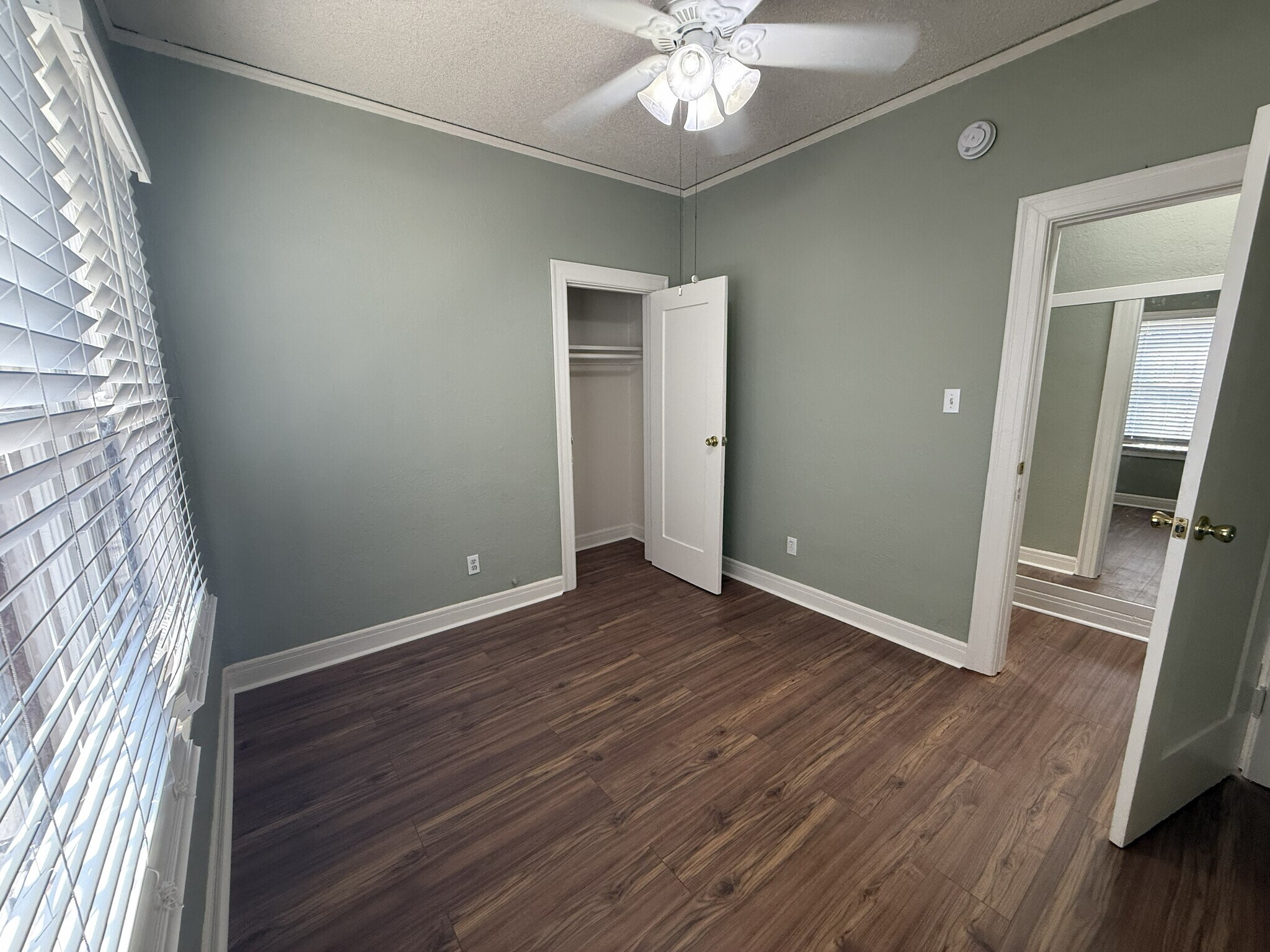 Building Photo - 2949 Raymond Ave