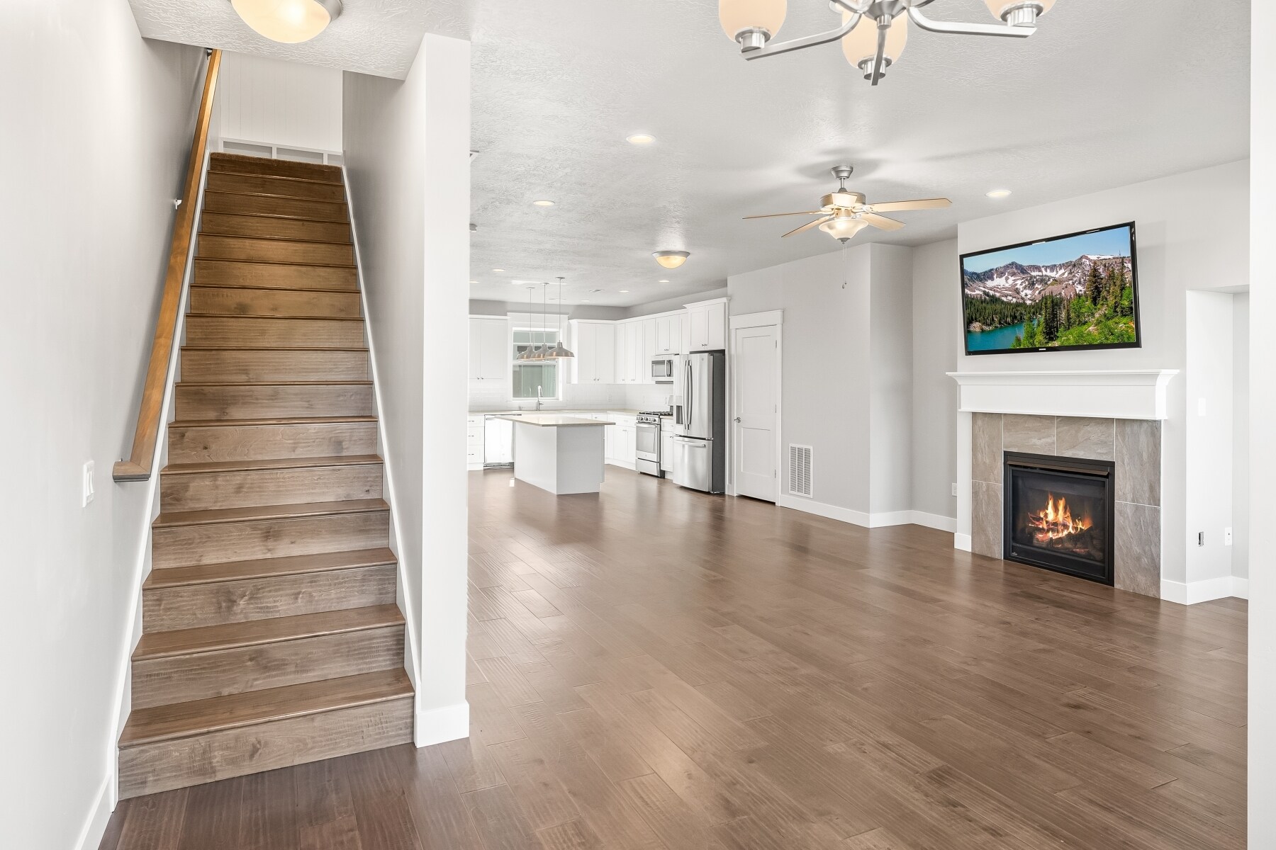 Building Photo - 10374 S Sage Canal Way