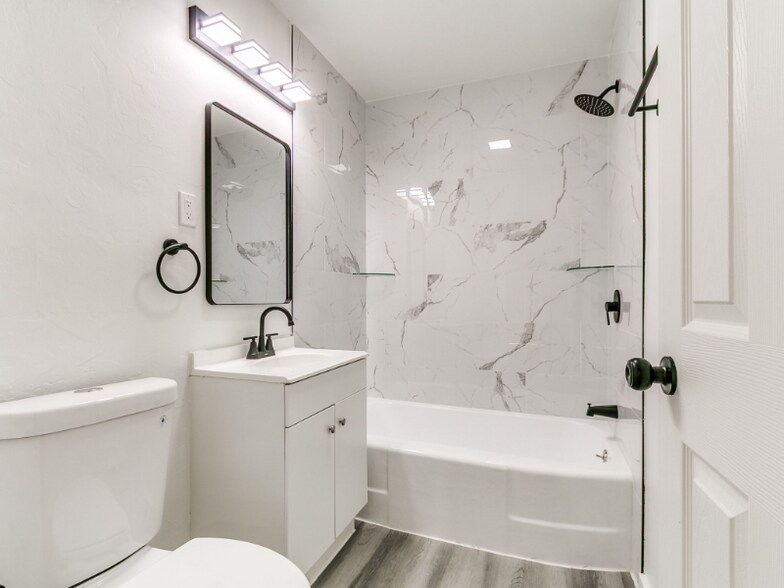 Building Photo - 1001 NW 98th St