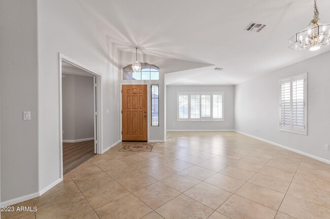 Building Photo - 4728 E South Fork Dr