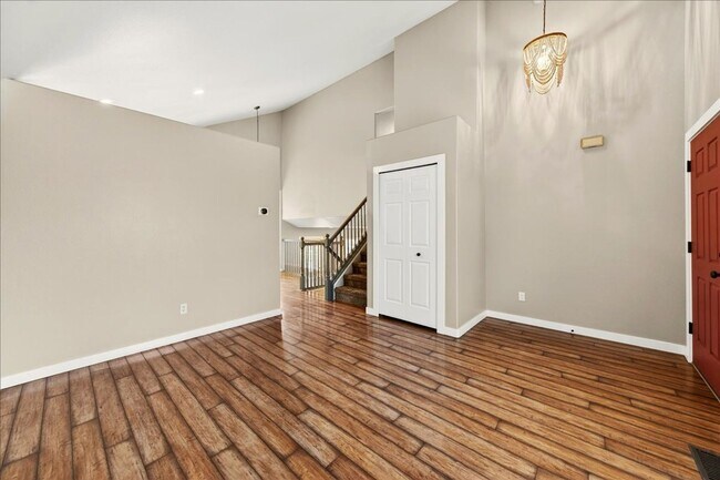 Building Photo - Comfortable Living in a Prime Central Boise Location