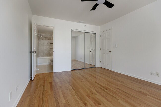 Building Photo - 1113 Orleans Dr